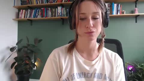 demmetria online show from November 17, 6:21 pm