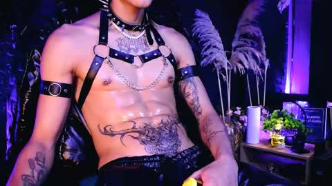 Snapshot of demonkush_ chatting on October 22, 8:06 am DemonKush online show from October 22, 8:06 am