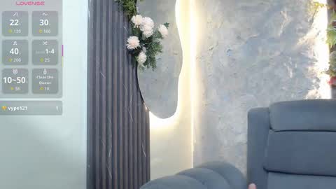 Laura online show from February 20, 2:08 pm