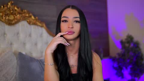 denisedevilles online show from February 8, 9:03 am