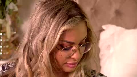 Ela online show from September 17, 10:13 pm