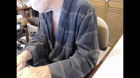 Snapshot of denn_jett chatting on January 16, 10:32 am Den  Jet online show from January 16, 10:32 am