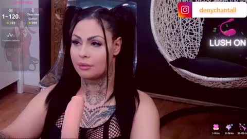 denychantall online show from December 18, 11:24 am