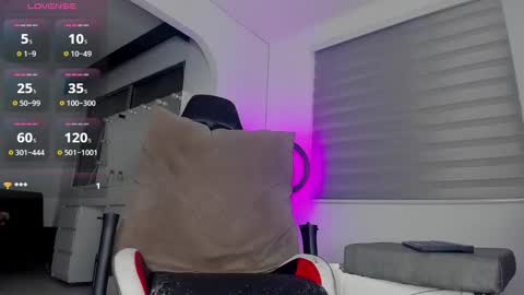 dereckhardd online show from November 18, 9:12 am