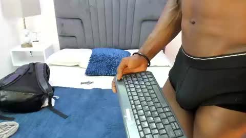 Terry Zyzz online show from July 10, 9:30 pm