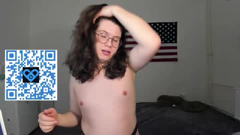 Derek online show from November 18, 6:44 pm