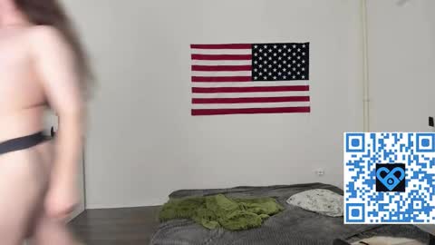 Derek online show from October 14, 6:44 pm