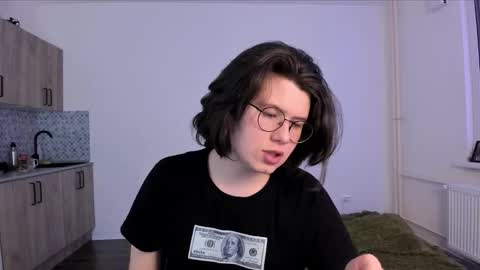 Derek online show from February 18, 5:24 pm