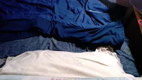 Snapshot of desertd0ng chatting on October 12, 11:36 am desertd0ng online show from October 12, 11:36 am