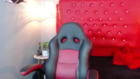 Designturbate online show from December 16, 11:07 pm