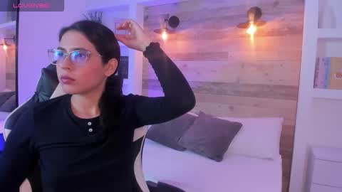 desire online show from February 21, 12:30 pm