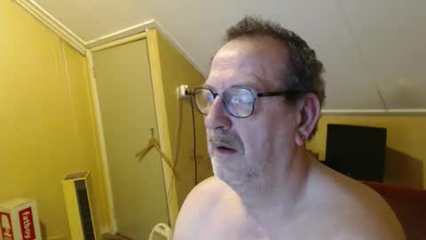 destelp online show from February 8, 11:41 pm