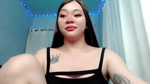 Snapshot of destinyroxie chatting on January 2, 2:35 pm ROXIE  online show from January 2, 2:35 pm