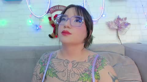 Snapshot of deva_blue chatting on December 8, 5:50 am Deva Blue online show from December 8, 5:50 am