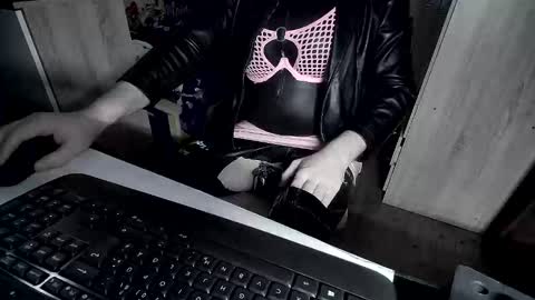 devbi1984 online show from February 3, 7:51 am