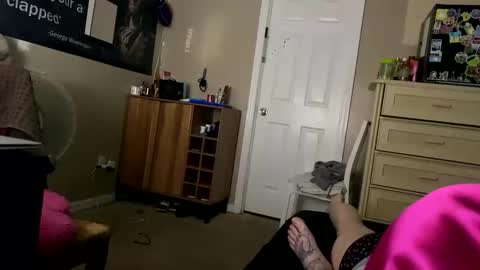 devinfillps online show from April 19, 7:42 am