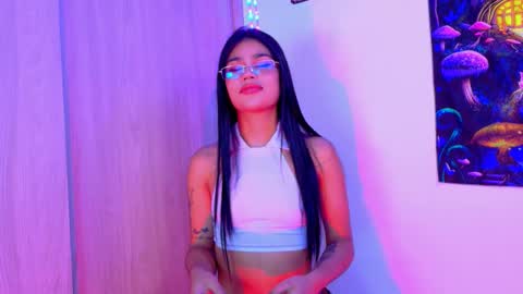 Sara 3 online show from October 28, 9:05 pm