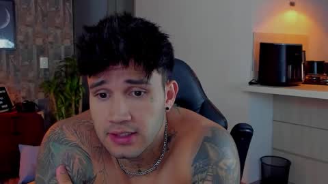 JULIAN online show from December 2, 12:20 am