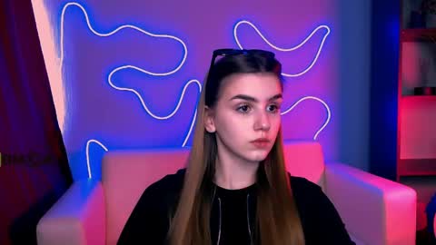 di_aster online show from April 27, 9:07 am