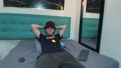 Snapshot of dia_fax18 chatting on October 20, 8:03 pm online show from October 20, 8:03 pm