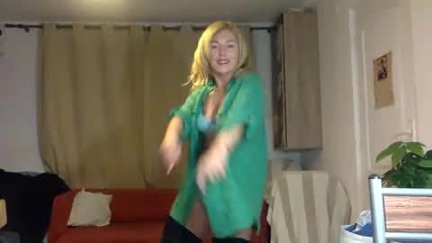 diana583578 online show from February 10, 6:44 pm