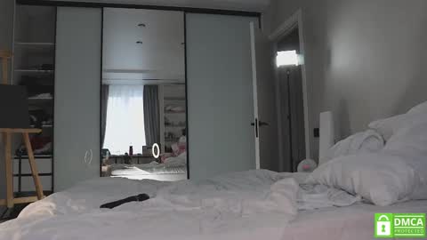 Diana Dolly D or just D   online show from March 11, 6:19 am