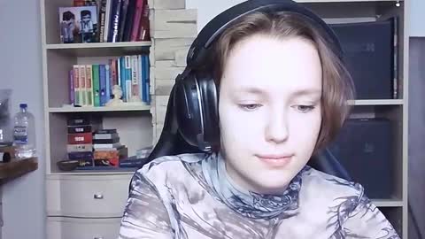 diana_back3 online show from October 26, 6:14 am