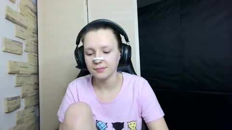 diana_back3 online show from November 15, 1:35 pm