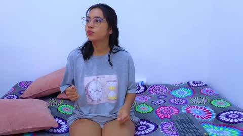 Ana  Leo online show from February 6, 3:09 pm