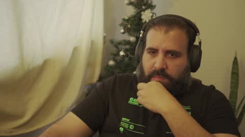 Snapshot of dicristalino chatting on December 12, 9:37 pm Cristian Dipolino online show from December 12, 9:37 pm