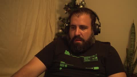 Snapshot of dicristalino chatting on December 1, 11:29 pm Cristian Dipolino online show from December 1, 11:29 pm