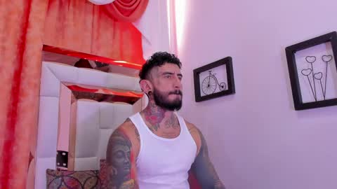 dilan_scootk_ online show from June 2, 7:16 pm