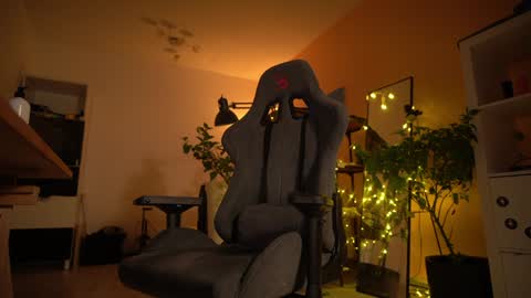 Snapshot of dilanmoritz chatting on December 27, 8:28 pm Dilan online show from December 27, 8:28 pm