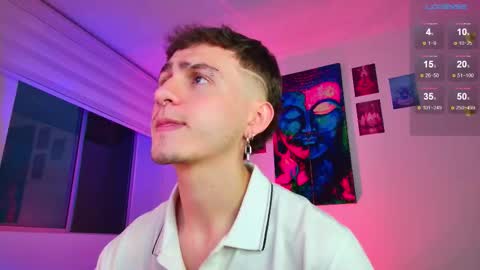 Julian Independent Model online show from November 28, 11:01 pm