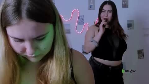 dina_bloom online show from February 1, 7:55 pm