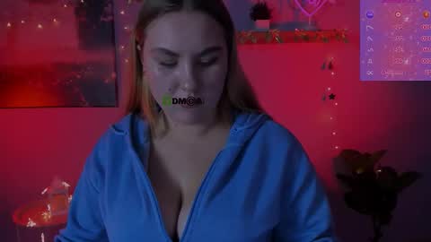 dina_bloom online show from December 19, 1:28 pm