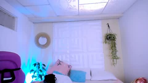 DINA online show from May 30, 7:12 pm