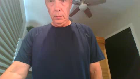 dinger524678 online show from May 12, 9:02 pm