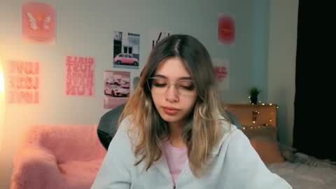 Sara Connor online show from February 17, 1:10 pm