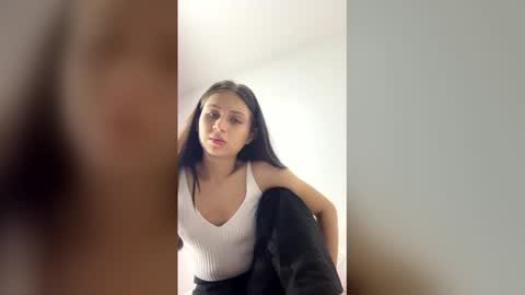 Cristal Independent model online show from April 22, 4:08 am