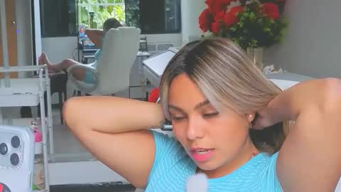 diosadeluniverso_ online show from April 21, 4:25 pm