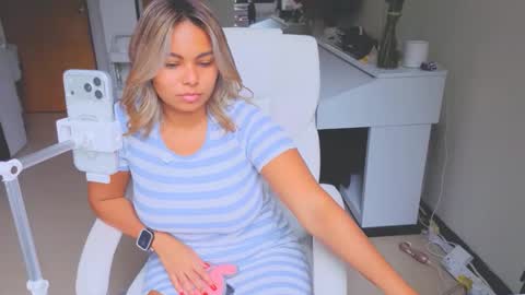 diosadeluniverso_ online show from April 25, 4:59 pm