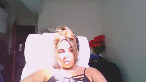 diosadeluniverso_ online show from November 28, 6:15 pm