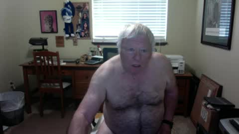 dirtrider195080438 online show from June 15, 7:50 pm