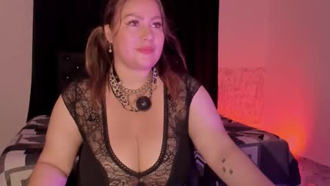 Violet online show from November 30, 10:33 am