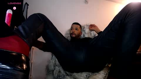 I just want to be happy online show from December 14, 5:02 am