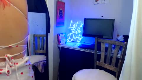 Daisy Wylde online show from September 24, 2:13 pm