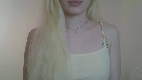 DitaMilton online show from March 8, 7:40 pm