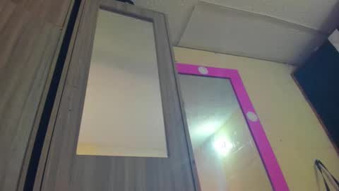 Mia Alejandra online show from December 21, 12:50 am