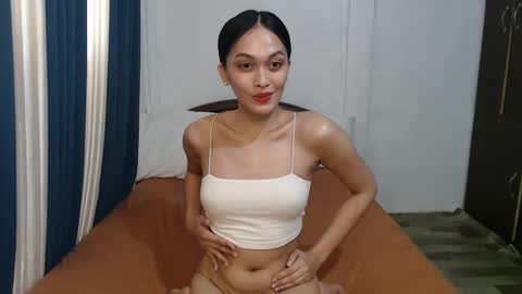 Snapshot of divina_graciaxx chatting on February 22, 3:34 am DIVINA online show from February 22, 3:34 am